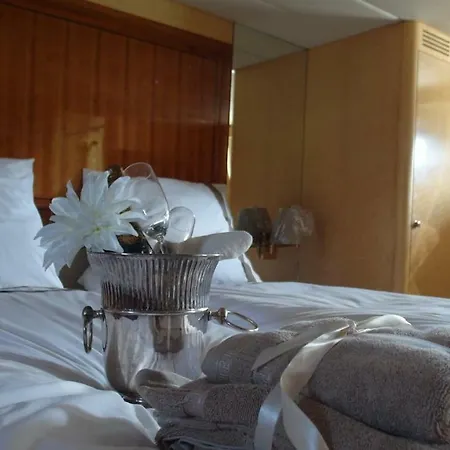 Otel Christina Onassis Yachthotel 4*