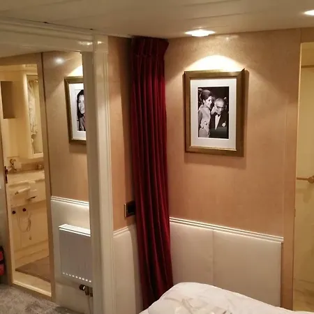 Christina Onassis Yachthotel