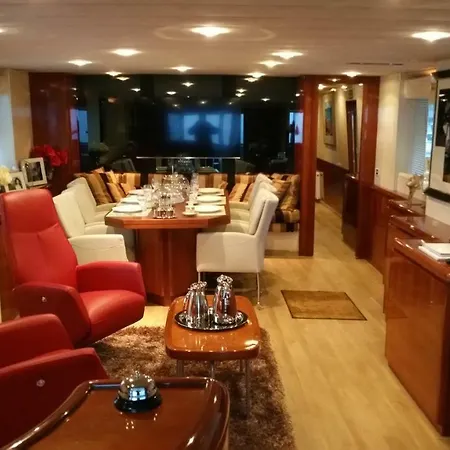 Christina Onassis Yachthotel Otel 4*