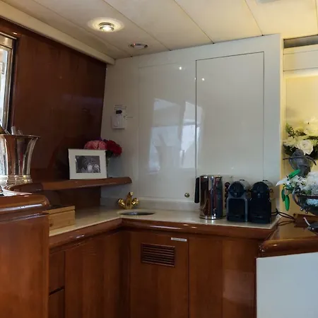 Hotel Christina Onassis Yachthotel 4*