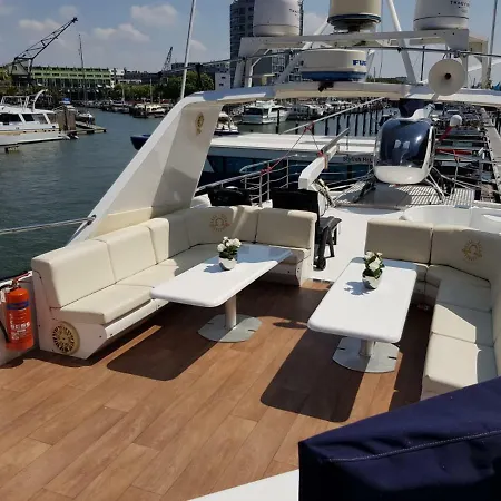 Christina Onassis Yachthotel 호텔 4*